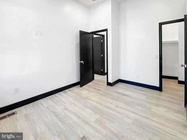 Building Photo - 2325 Reisterstown Rd