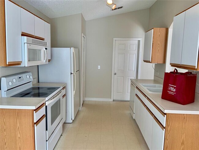 Building Photo - 3087 Blaine Cir