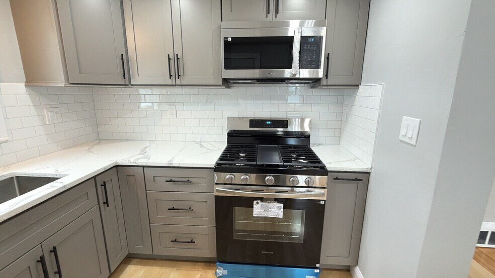 Building Photo - 3 Mamelon Cir