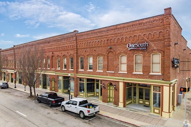 Building Photo - 478 Poplar St