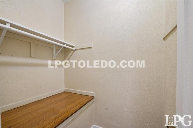 Building Photo - 2037 Alvin St