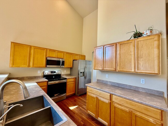 Building Photo - Spacious 4-Bedroom Home with Main level Li...