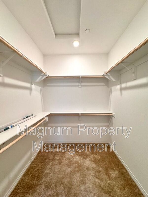 Building Photo - 34495 Agave Dr