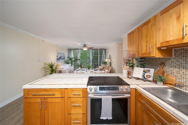 Building Photo - 95-2039-2039 Waikalani Pl