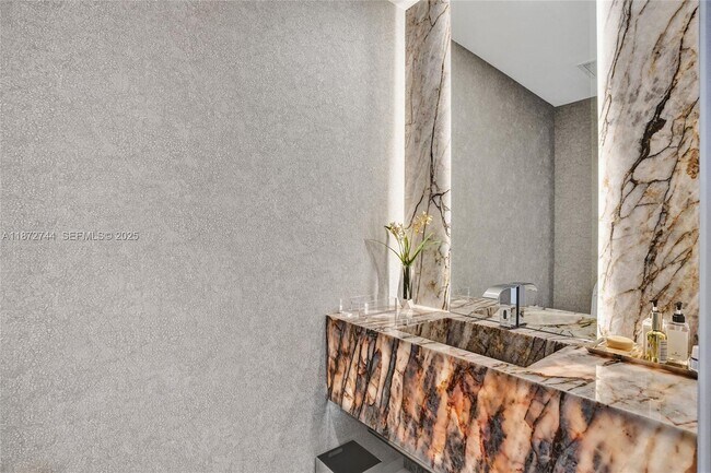 Building Photo - 1100 Biscayne Blvd