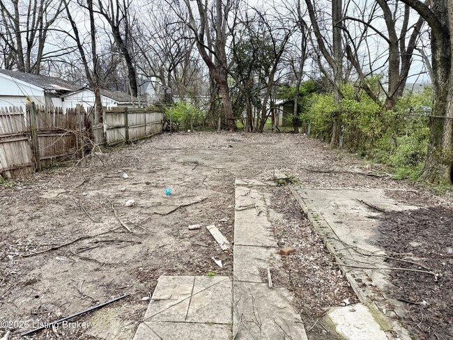 Building Photo - 1545 Catalpa St