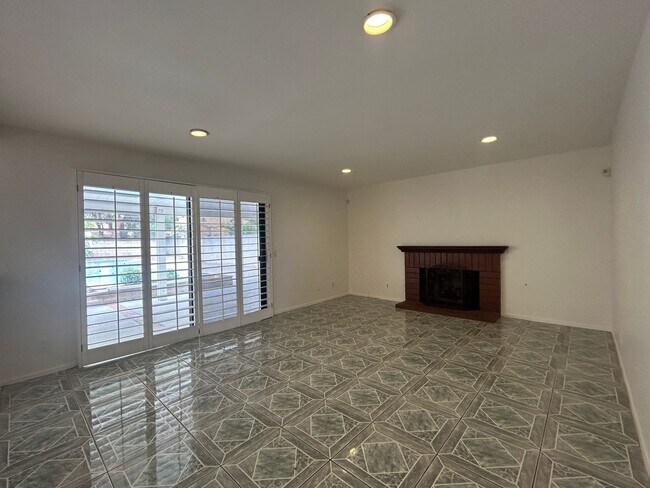 Building Photo - 3068 Prado Ln