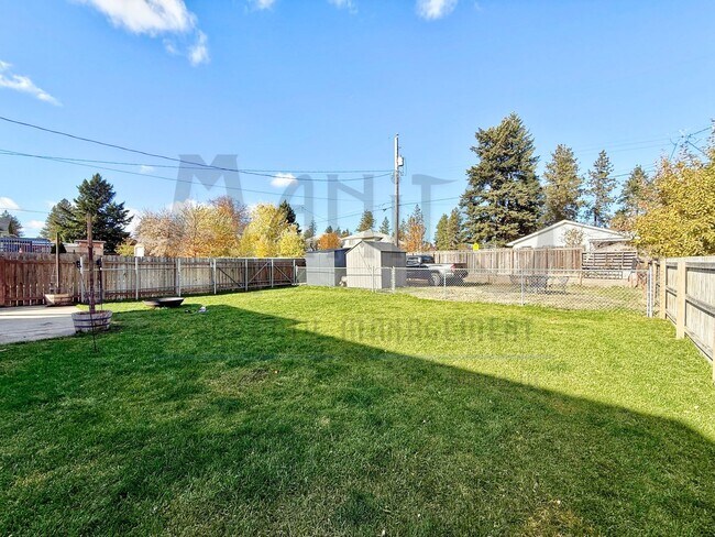 Building Photo - Beautiful South Hill Home