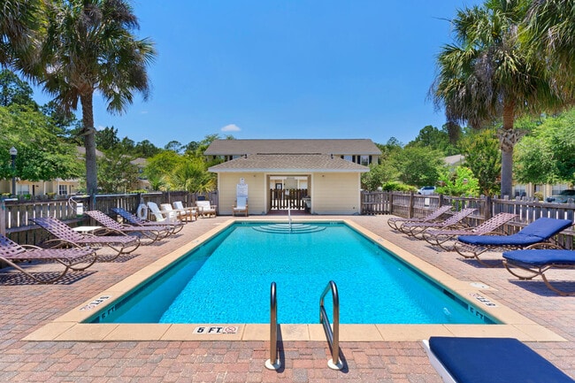 Building Photo - 15284-15331 US-331 BUS