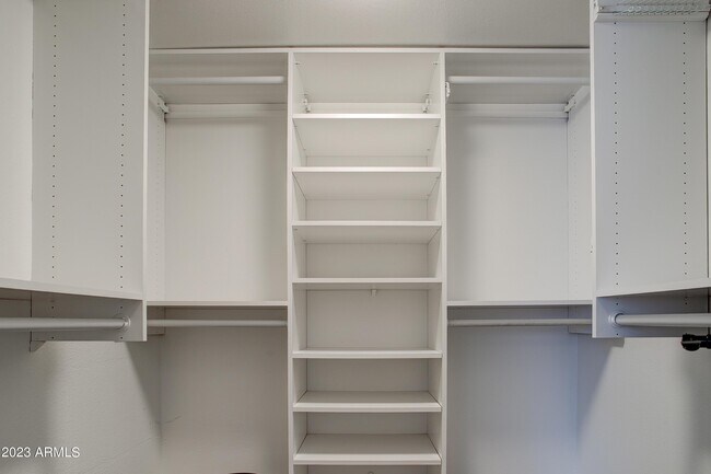 Building Photo - 1201 E Northview Ave