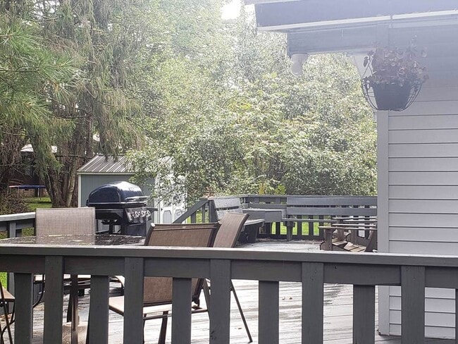 Building Photo - 10 Donenfeld Dr