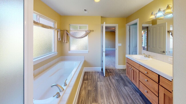Building Photo - BETHANY LUXURY HOME! NO MOVE-IN DEPOSIT wi...