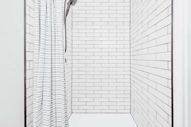 Building Photo - 398 Frontier Ln