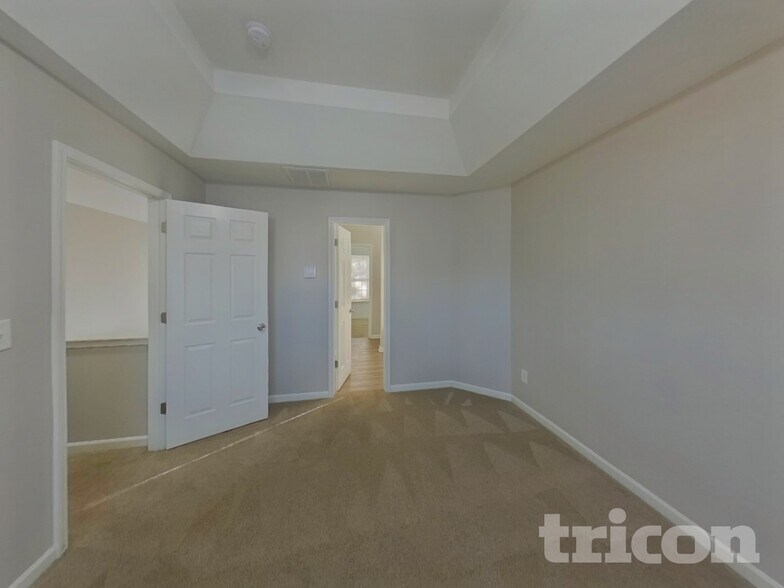 Building Photo - 1916 Lexington Ave