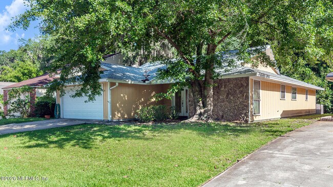 Building Photo - 13009 Bent Pine Ct E