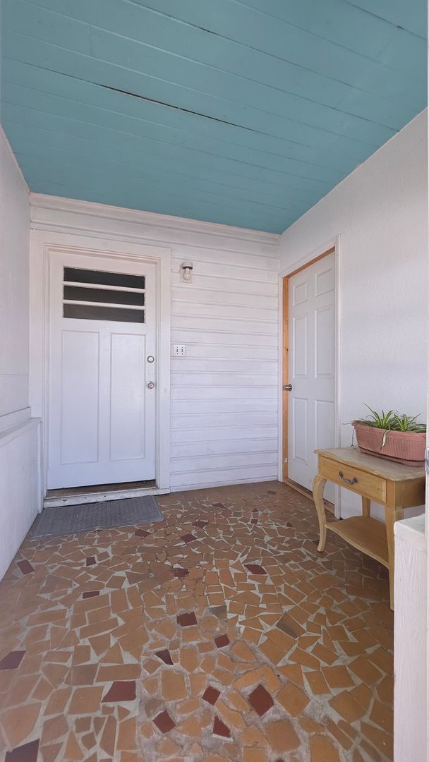 Building Photo - 4 Bedroom 2 Bath Single Family Home w/ 2 Bonus Rooms