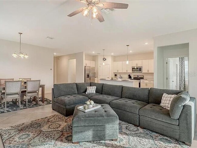 Building Photo - 10896 Pinot Dr