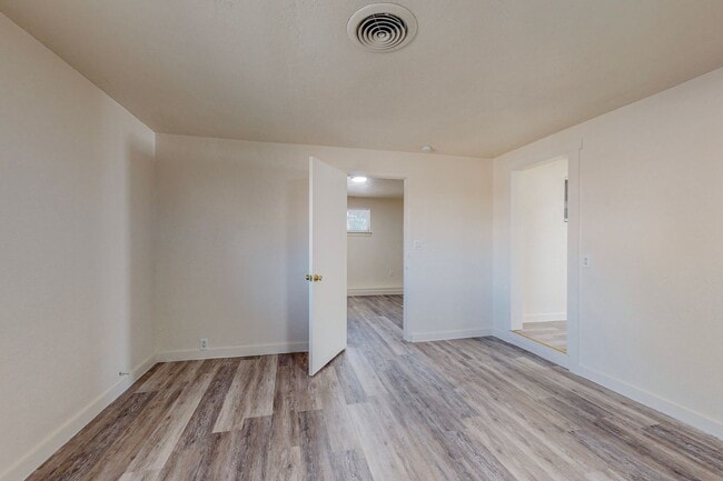 Building Photo - 721 Santa Fe Ave SW