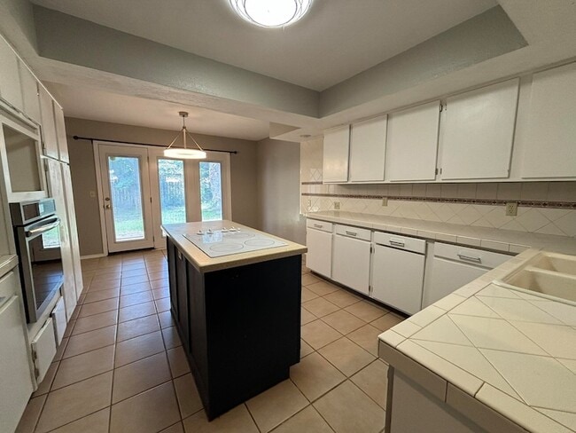 Building Photo - 1302 Briar Creek Rd