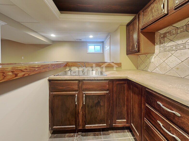 Building Photo - 627 Oak Forge Pl