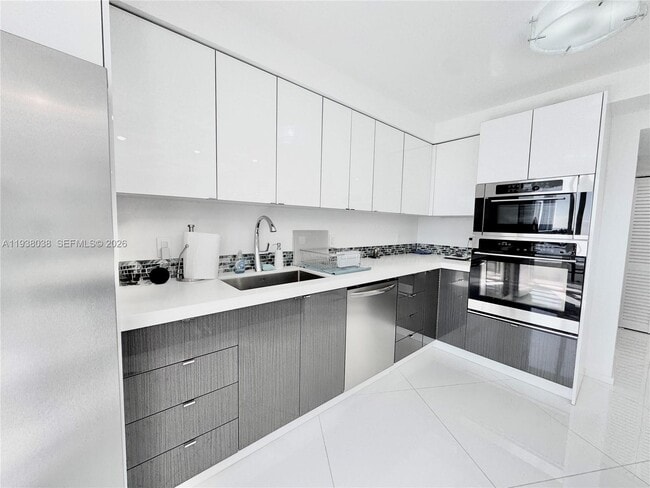 Building Photo - 3600 Mystic Pointe Dr