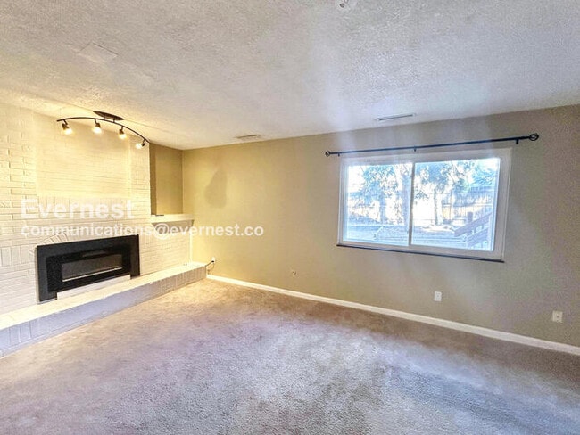 Building Photo - 3118 Squaw Valley Dr