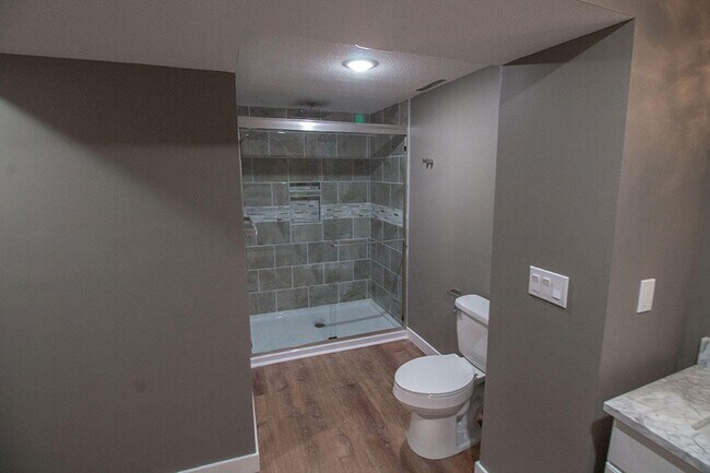 Building Photo - 715 Bluffdale Dr