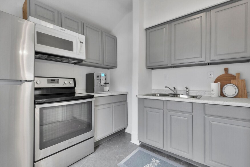 Building Photo - 820 N Pennsylvania Ave