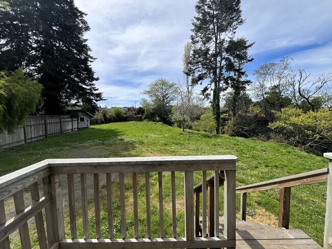 Building Photo - 3747 Trinity St