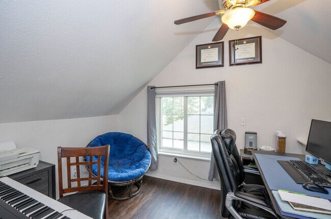 Building Photo - Spacious and Updated Rainier Meadows Home with Private Backyard