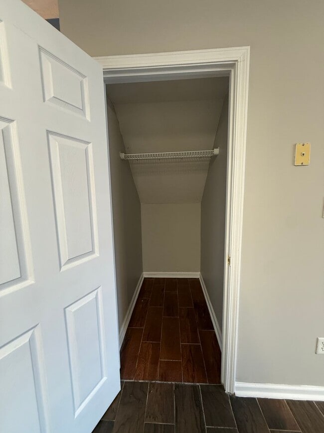 Building Photo - 568 Wellington Gardens Dr