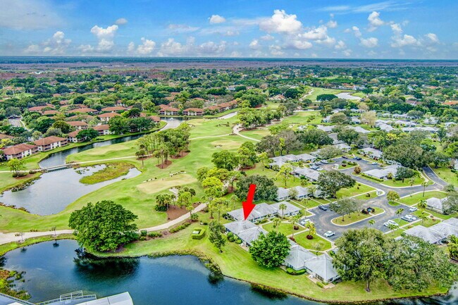 Building Photo - 515 Club Dr