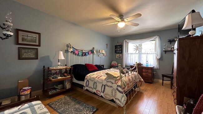 Building Photo - 636 Cheyenne Dr