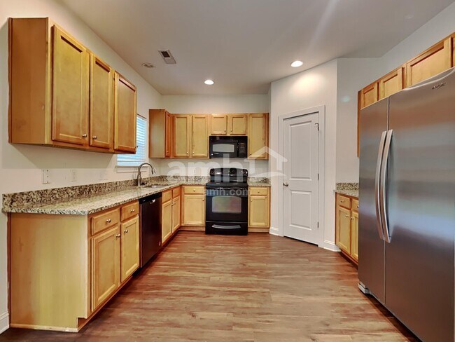 Building Photo - 423 Sablewood Dr