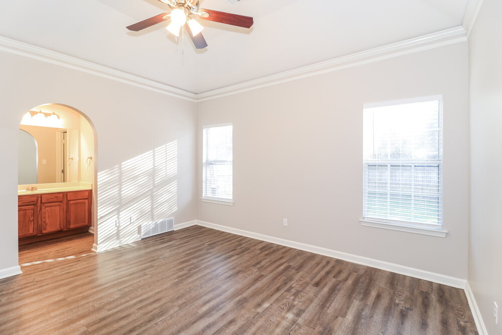 Building Photo - 10088 Cross Valley Dr