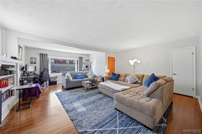 Building Photo - 226 Tacoma Ave