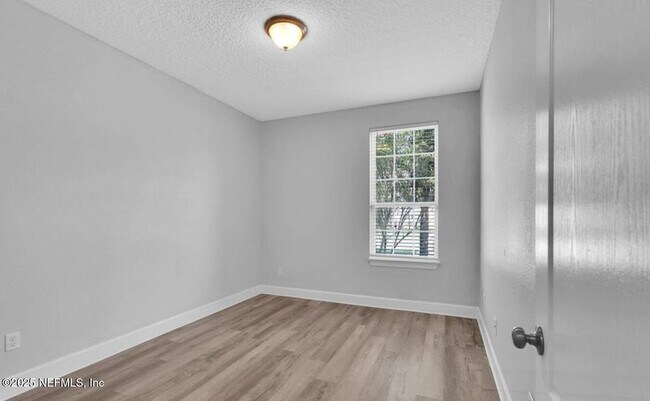 Building Photo - 4431 Vista Point Ln