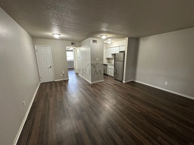 Building Photo - 6007 Barton Ave