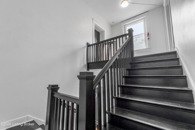 Building Photo - 409 W Gaulbert Ave