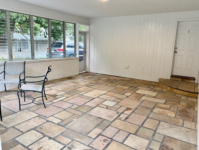 Building Photo - 1164 State Rd