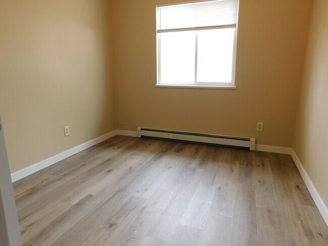 Building Photo - Tri-Level in Clifton COMING SOON!!!