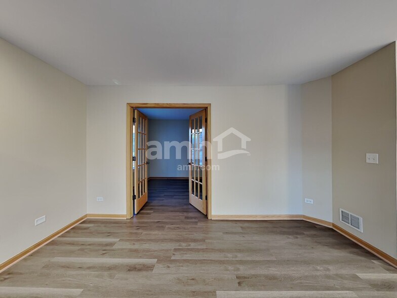 Building Photo - 20863 Brentwood Ct