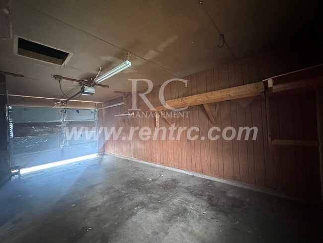Building Photo - 917 Timberline-