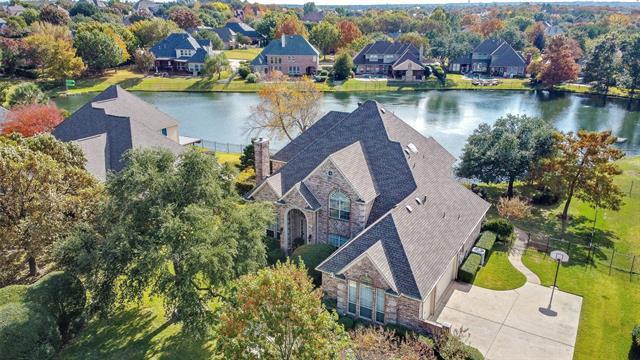 Building Photo - 905 Brazos Dr