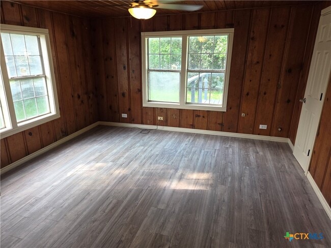 Building Photo - 602 E Whitson St