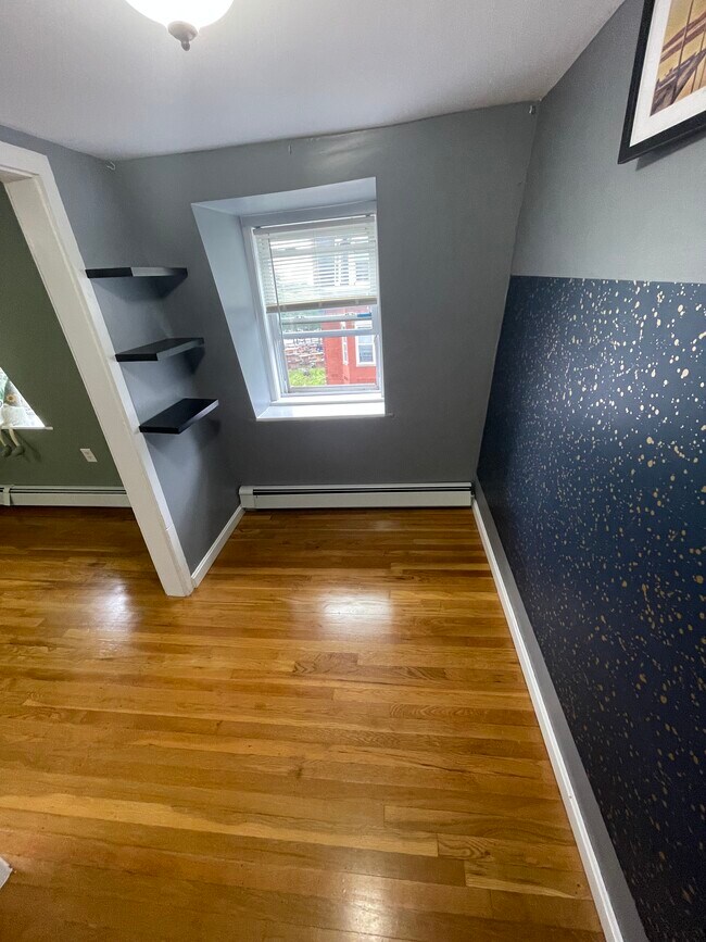 Building Photo - 62 Saint James St