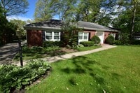 Building Photo - Penn Schools!  Updated 3 bedroom 2 full bath home in Mishawaka IN