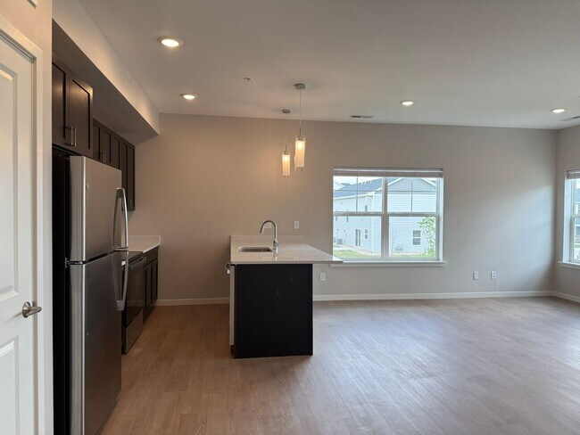 Building Photo - 153 Ellen Lane