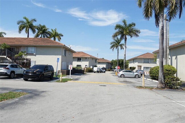 Building Photo - 331 NW 82nd Ave