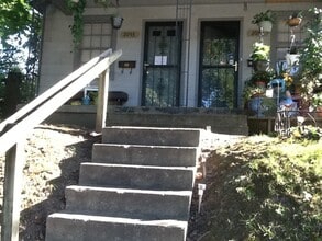 Building Photo - 2051 Peabody Ave